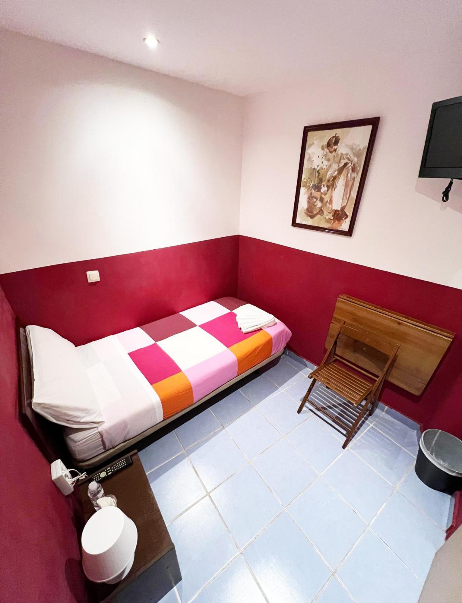 Hostal La Casa De La Plaza Madri Exterior foto